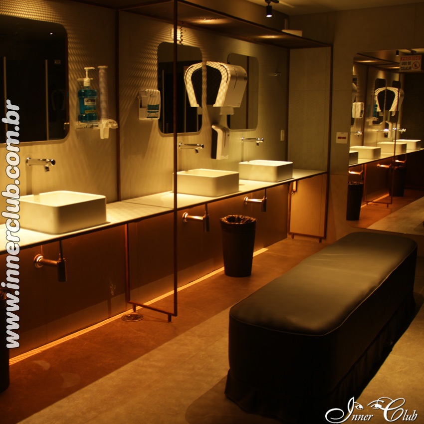 Inner Club casa de swing em Santo Amaro - SP banheiro limpo e higiênico