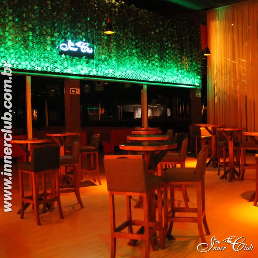 Inner Club casa de swing em Santo Amaro - SP mesas para desfrutar da balada liberal- lugar onde não precisa fazer sexo