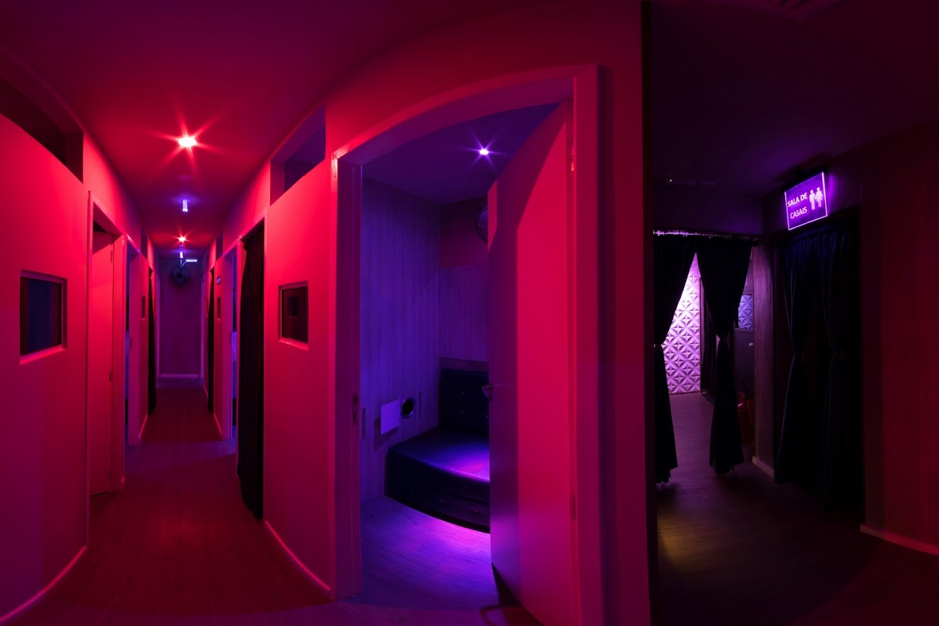 Labirinto corredor sala de Casais da Casa de swing Asha Club SP  um bom lugar para se levar uma garota de progama