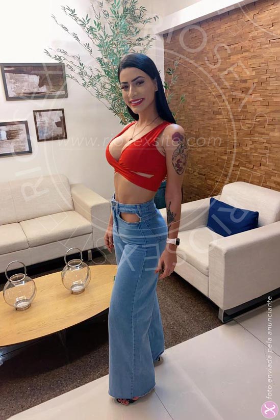 5ª foto da Juliana Miller