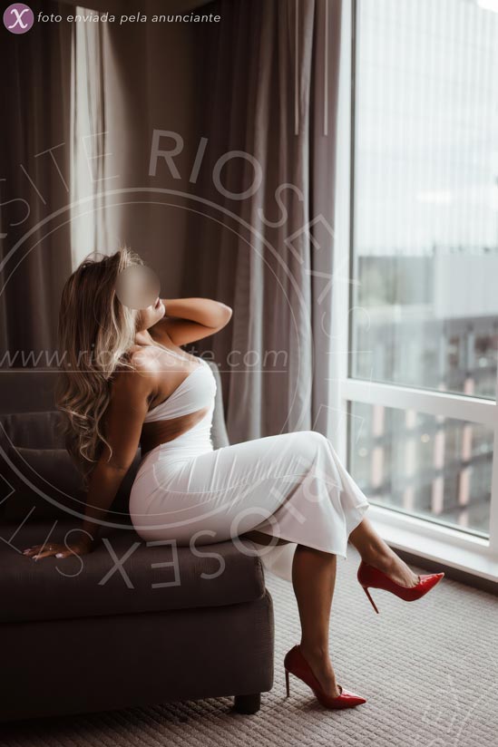 16ª foto da Lara Blonde