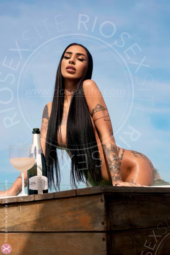 14ª foto da Jullie Bittencourt