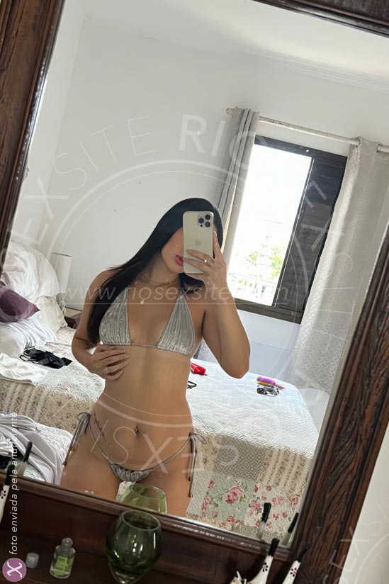 25ª foto da Clara Hills