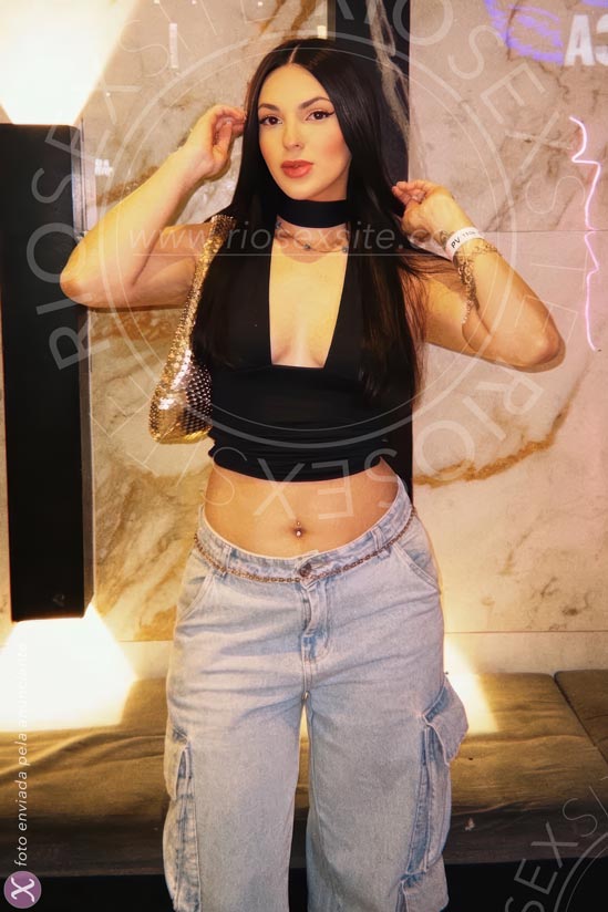 9ª foto da Clara Hills