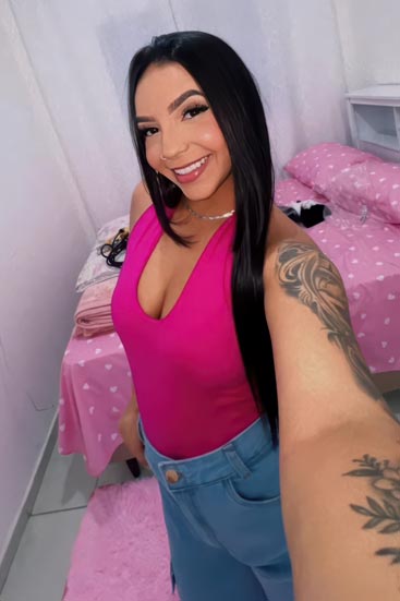 Ninfeta gatinha em copacabana